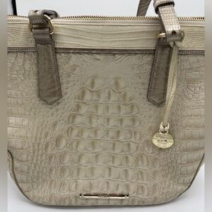 Brahmin Med Asher Cream Beige Croc Embossed Leather Gold Hardware Shoulder Bag